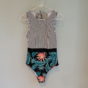 Cupshe Black and White Striped One Piece with Tropical Print Size XL